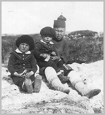Inuit children